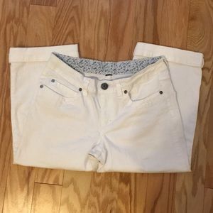 White capris jeans